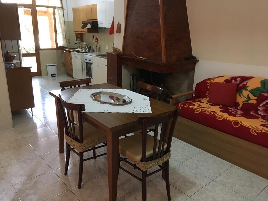 Anna Apartment ヴィッラプッツ エクステリア 写真