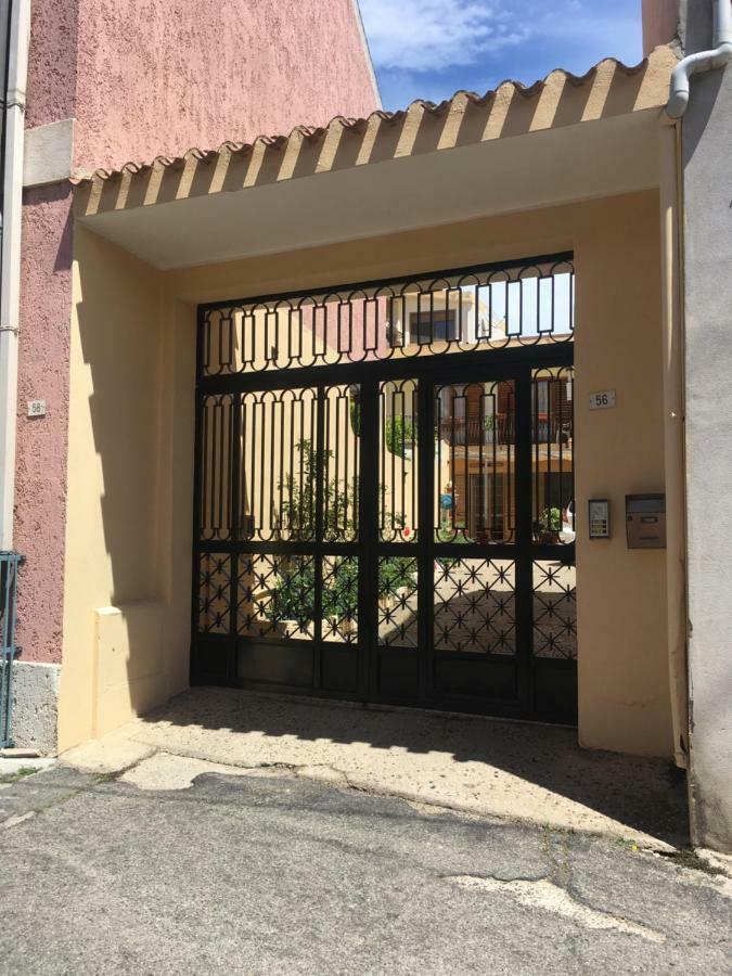 Anna Apartment ヴィッラプッツ エクステリア 写真